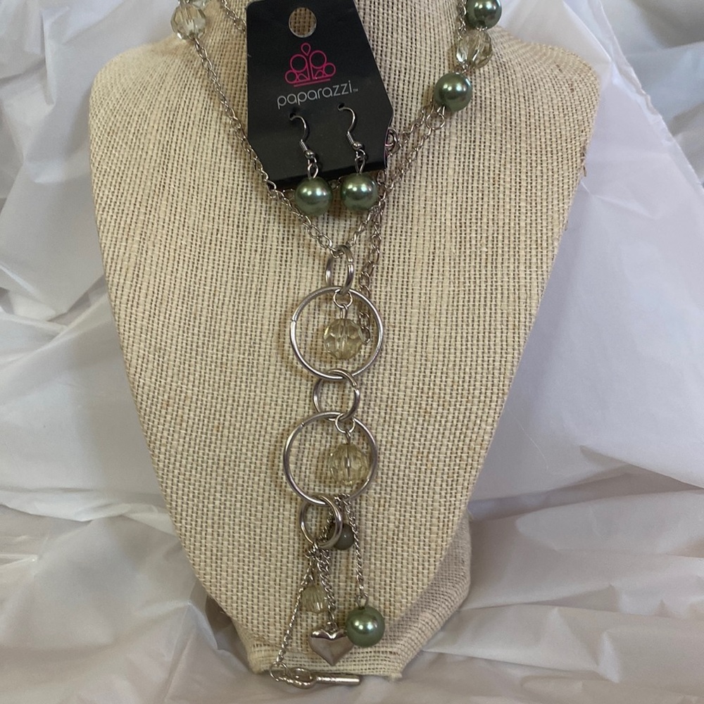 Paparazzi Green and silver necklace with matching earrings